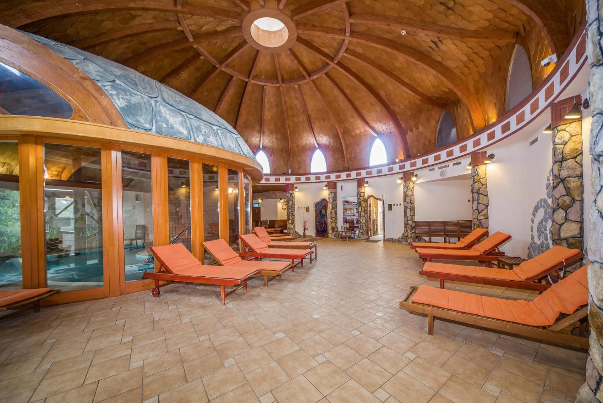Hotel Piroska บุค ภายนอก รูปภาพ