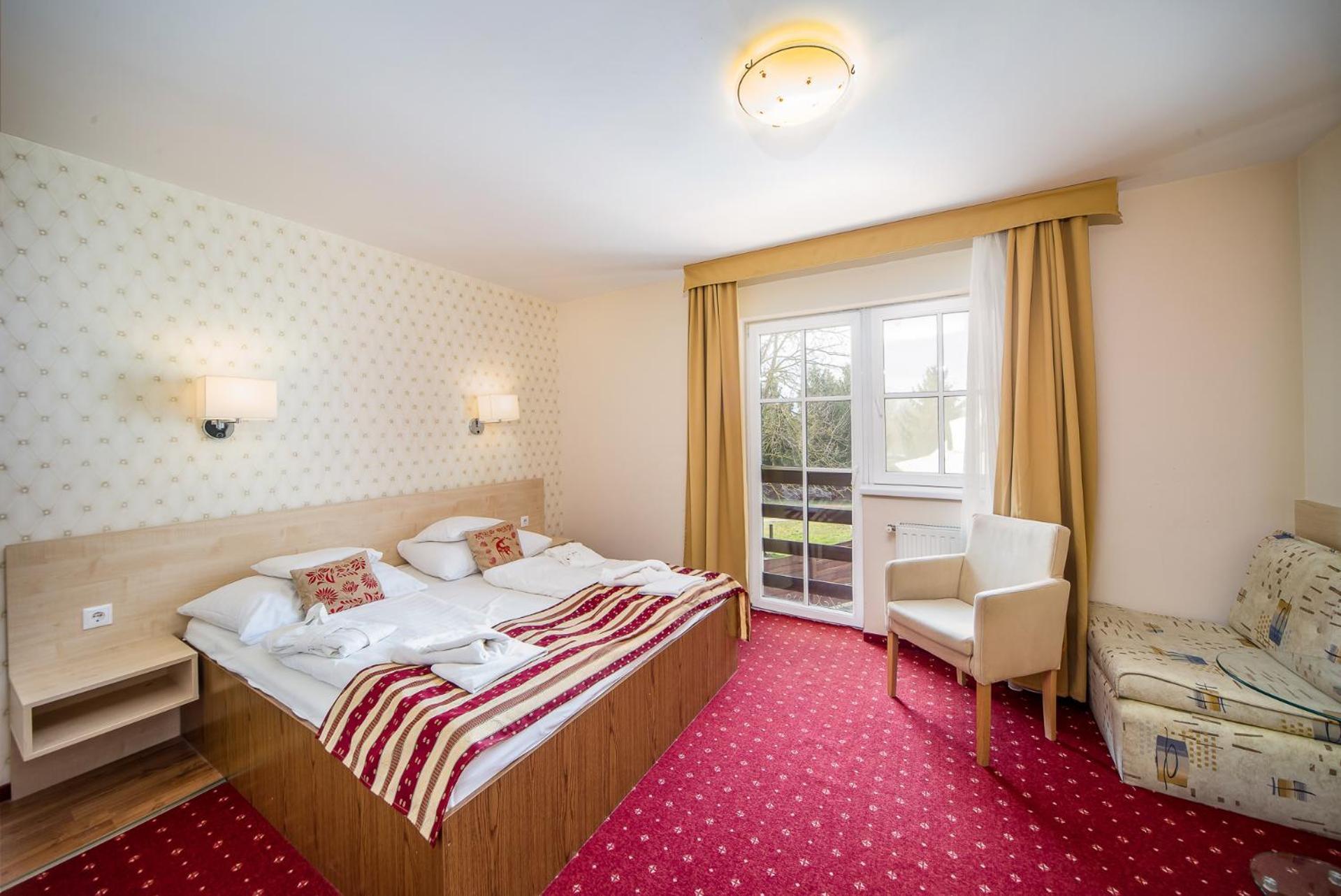 Hotel Piroska บุค ภายนอก รูปภาพ